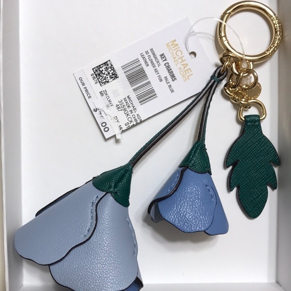 Michael Kors 💙 3D flower key fob leather charm - Picture 1 of 9